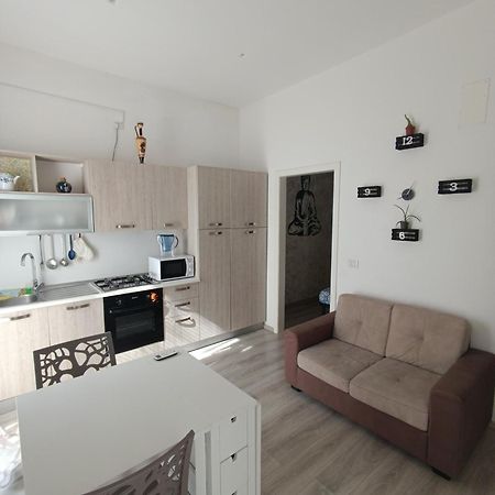 Angolo Di Liberta Apartment Bari Luaran gambar