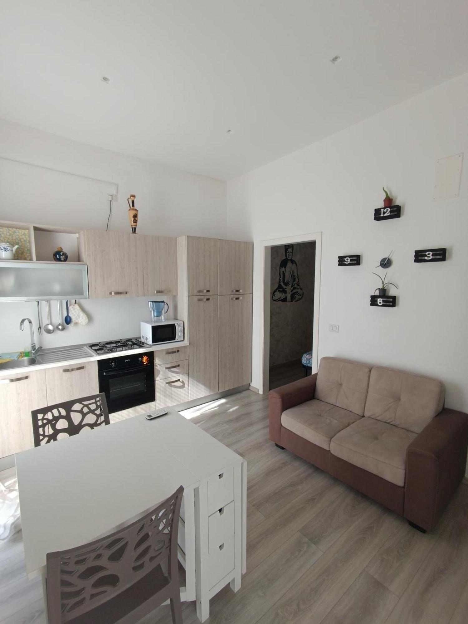 Angolo Di Liberta Apartment Bari Luaran gambar