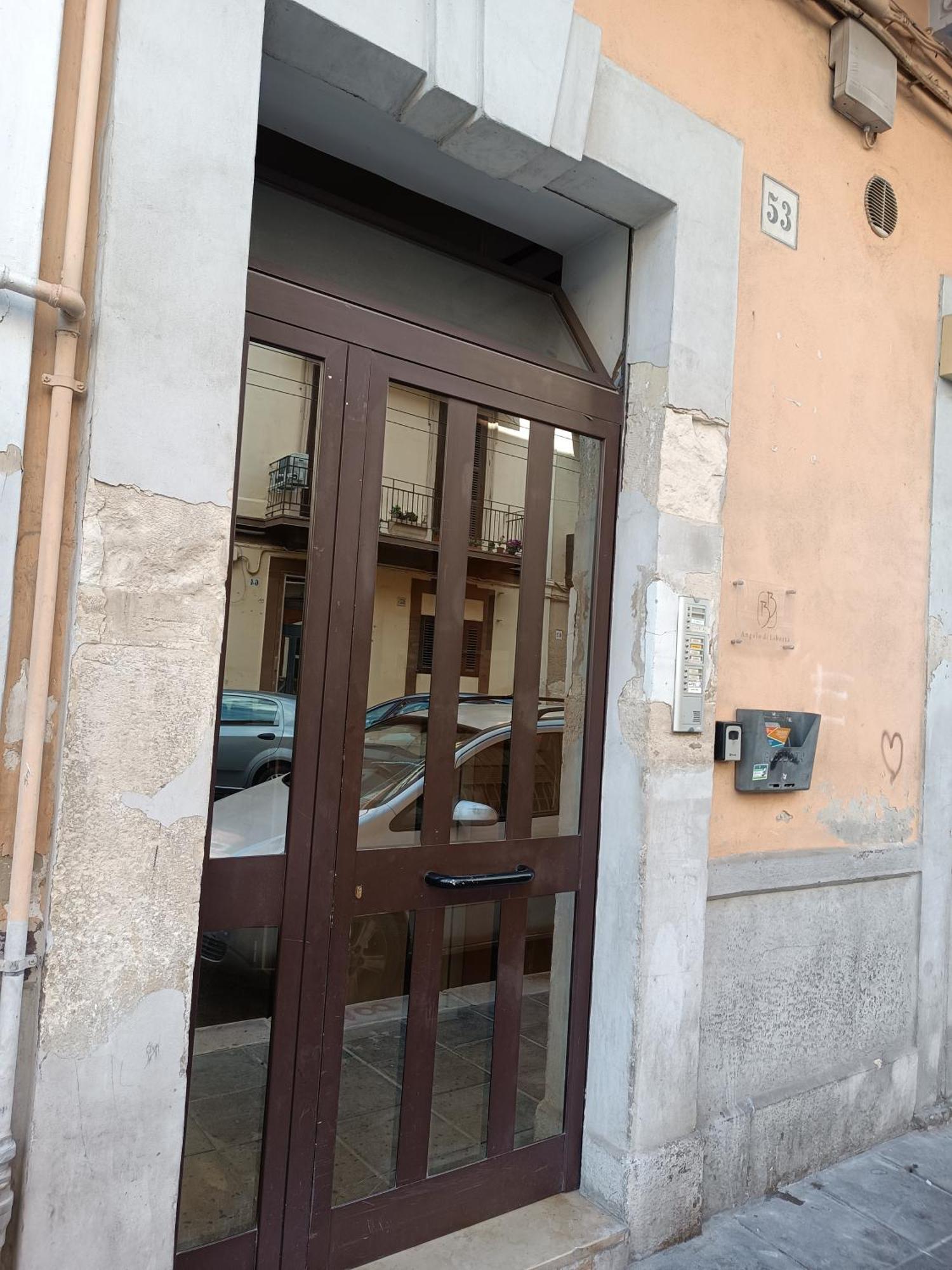 Angolo Di Liberta Apartment Bari Luaran gambar